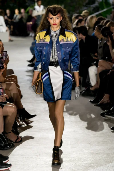 Look 9